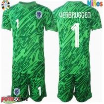 Camiseta Países Bajos Bart Verbruggen #1 Portero Primera Equipación para niños Eurocopa 2024 manga corta (+ pantalones cortos)